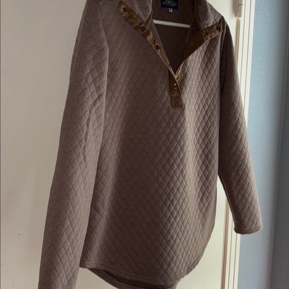 Simply Southern Jackets & Blazers - Simply Southern Brown Quilted Jacket women’s size S with 5 Golden snap buttons
